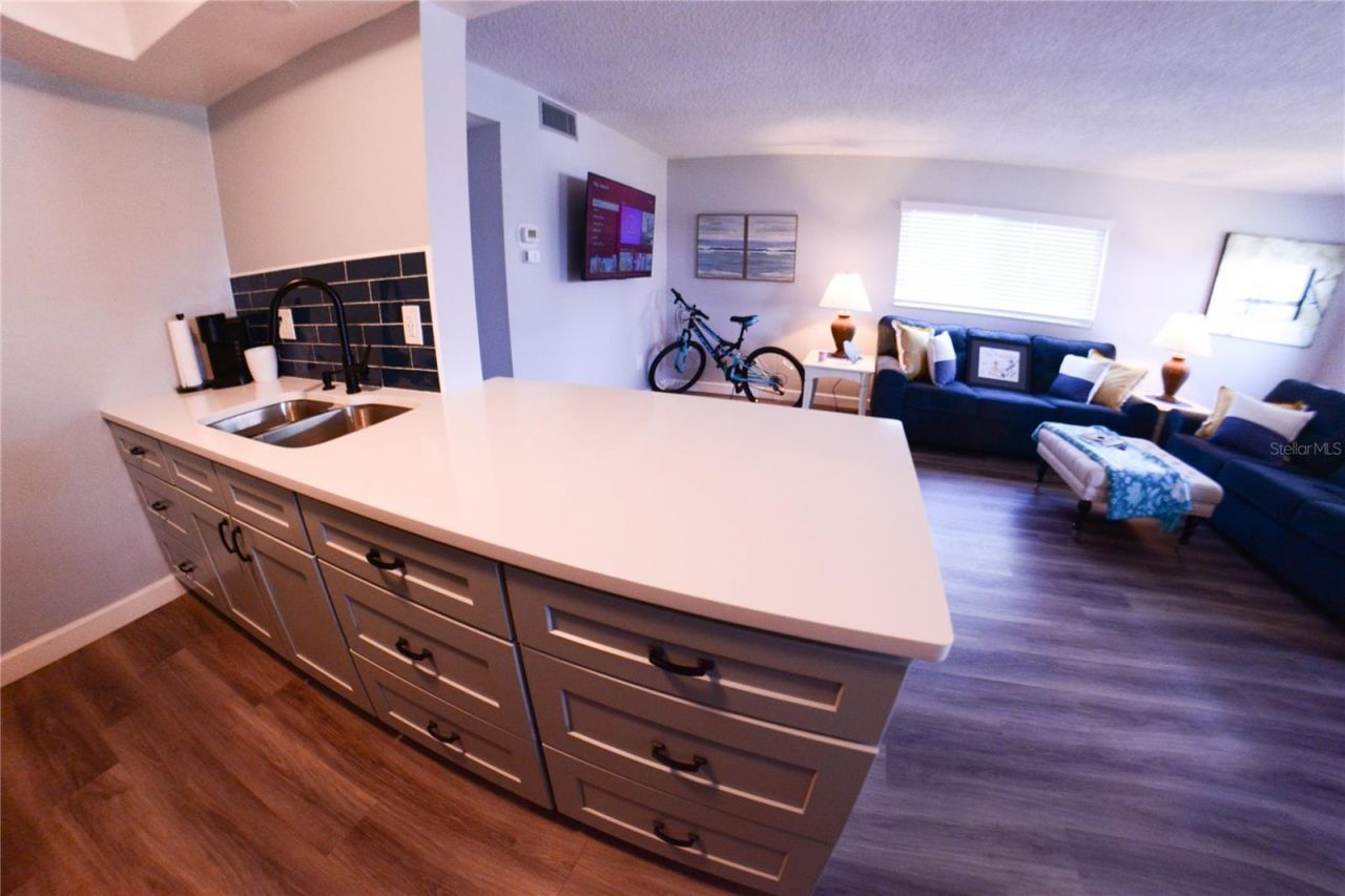 105 47th Avenue Drive W, Unit 377, Bradenton, FL 34207 Photo