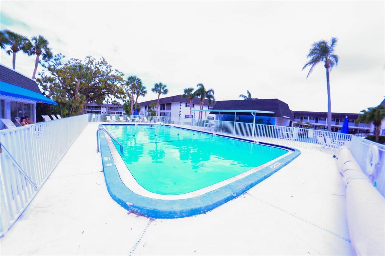 105 47th Avenue Drive W, Unit 377, Bradenton, FL 34207 Photo
