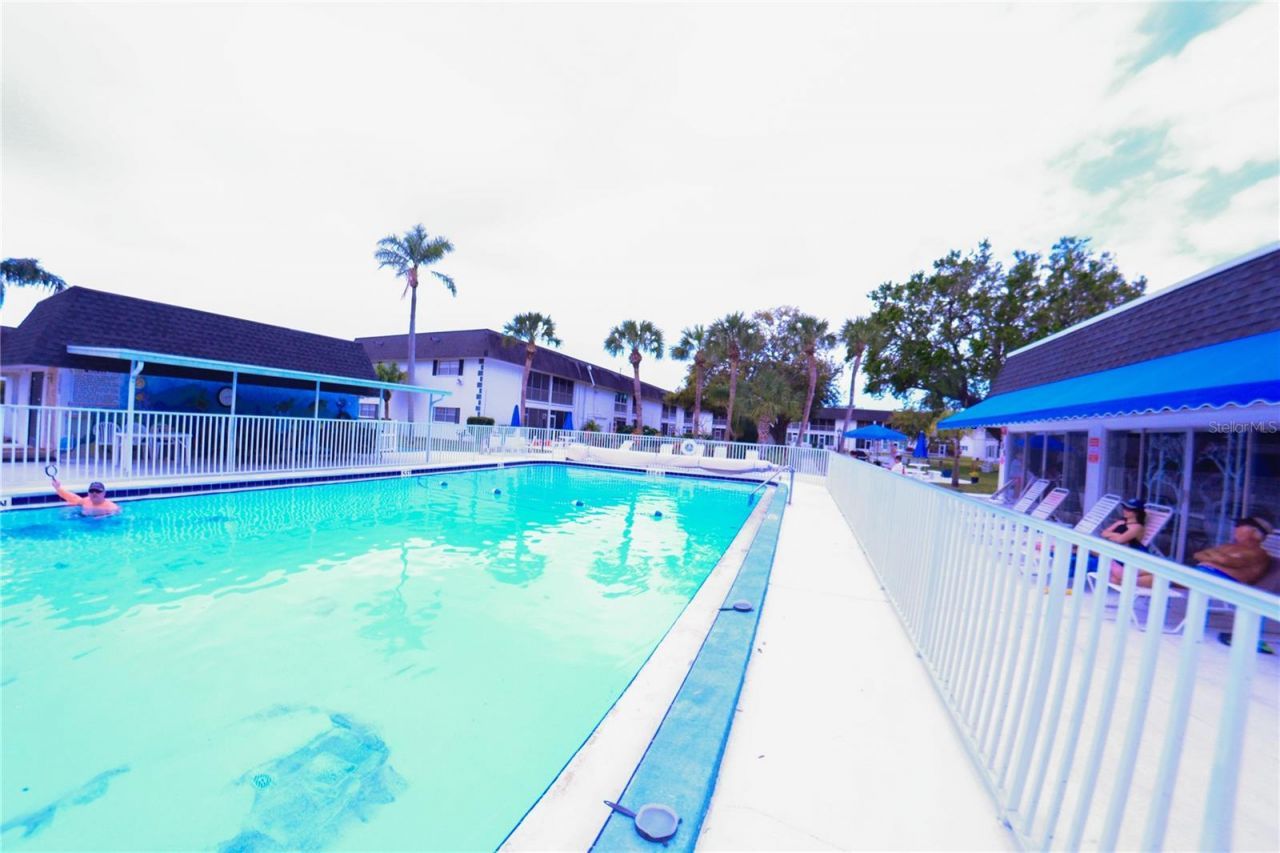 105 47th Avenue Drive W, Unit 377, Bradenton, FL 34207 Photo