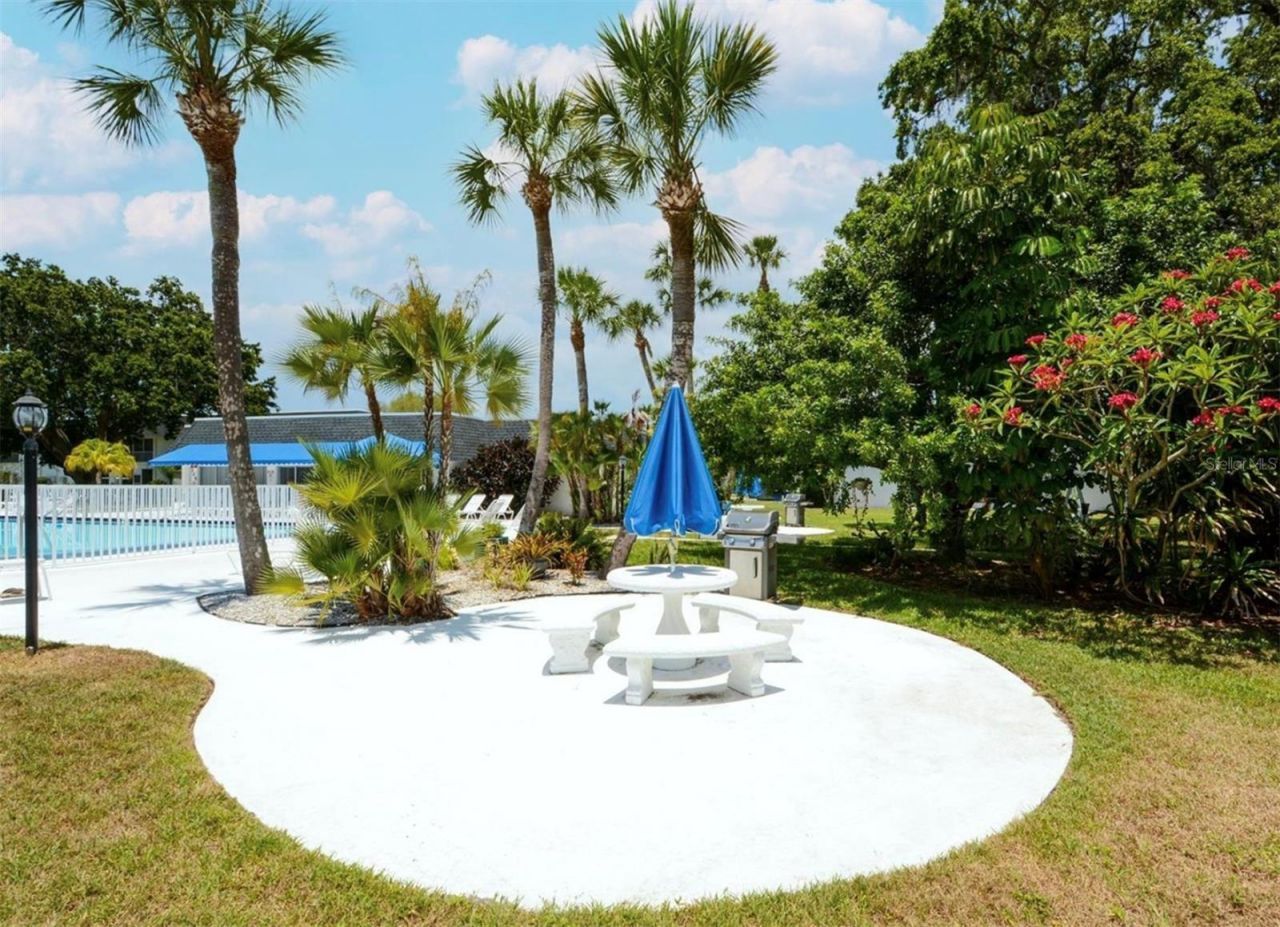 105 47th Avenue Drive W, Unit 377, Bradenton, FL 34207 Photo