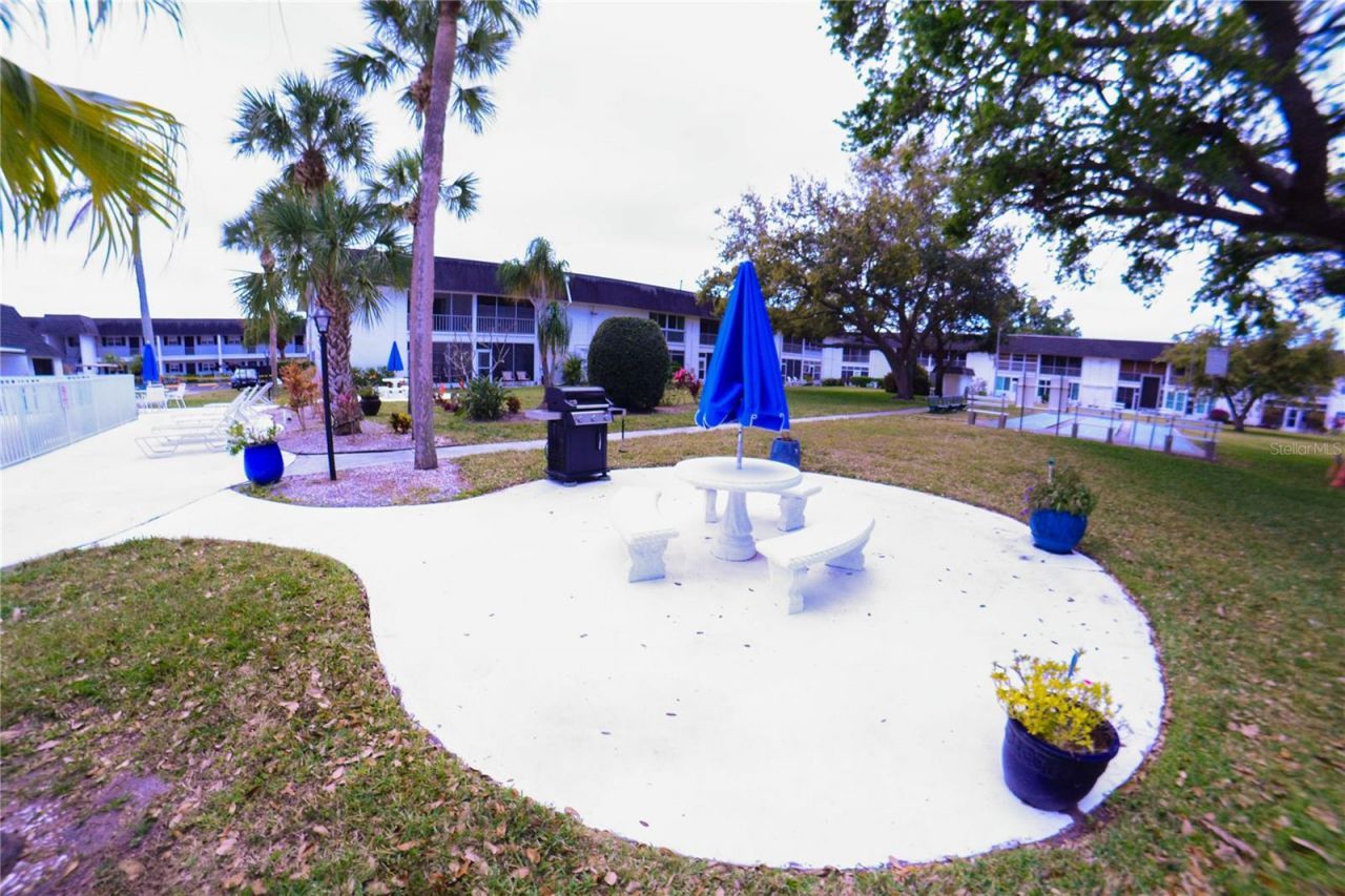 105 47th Avenue Drive W, Unit 377, Bradenton, FL 34207 Photo