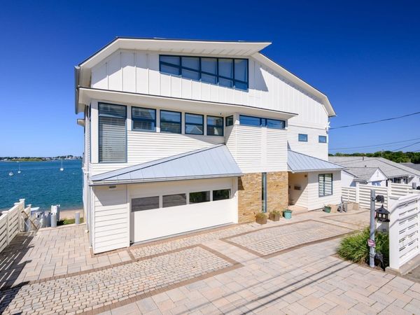 35 Regatta Rd, Weymouth, MA 02191
