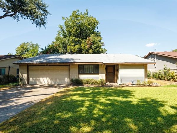 2919 Bergen Lane, Farmers Branch, TX 75234
