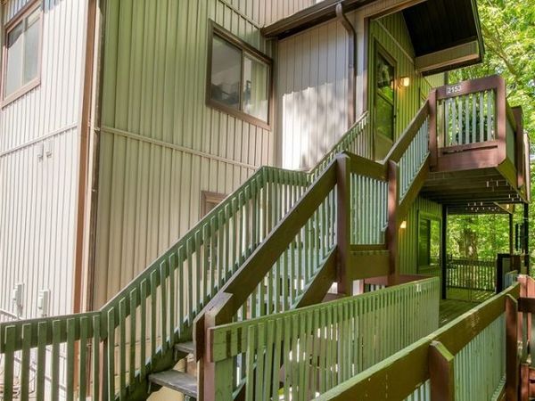 2153 Pinebrook Trail , Cuyahoga Falls, OH 44223