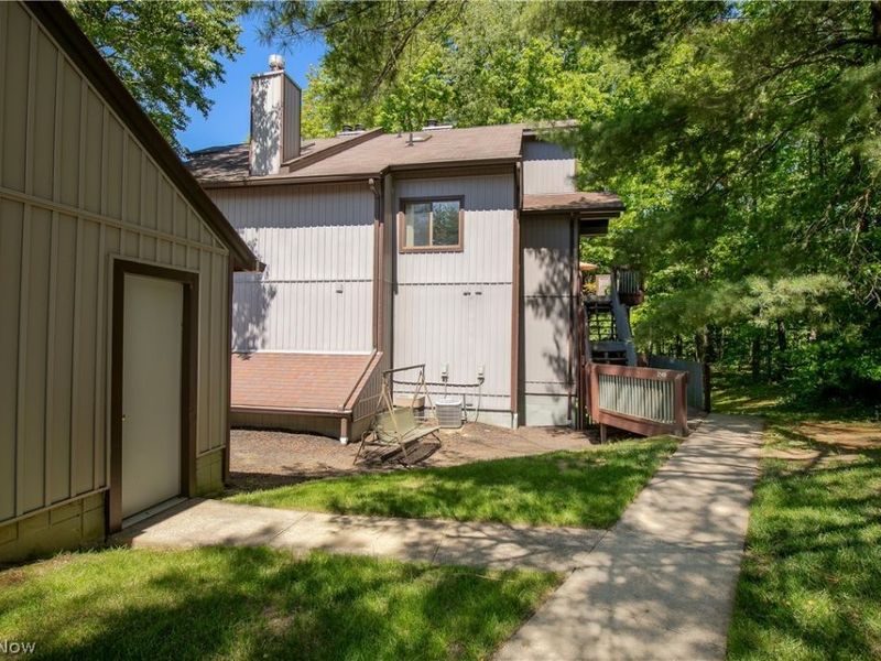 2153 Pinebrook Trail , Cuyahoga Falls, OH 44223 Photo 4