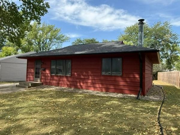 115 Fallwood Rd , Redwood Falls, MN 56283
