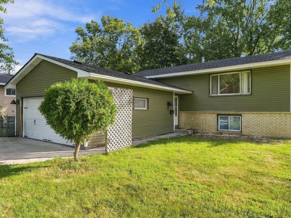 6900 Brunswick Avenue N, Brooklyn Park, MN 55429