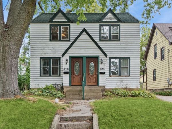 832 N 11th Street, DeKalb, IL 60115