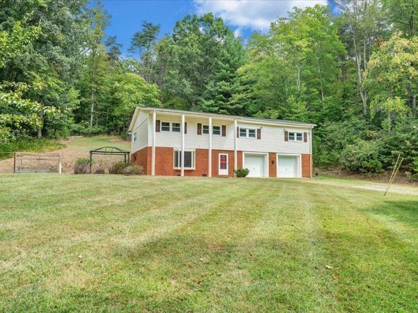 2840 Sha-Al RD, Roanoke, VA 24014