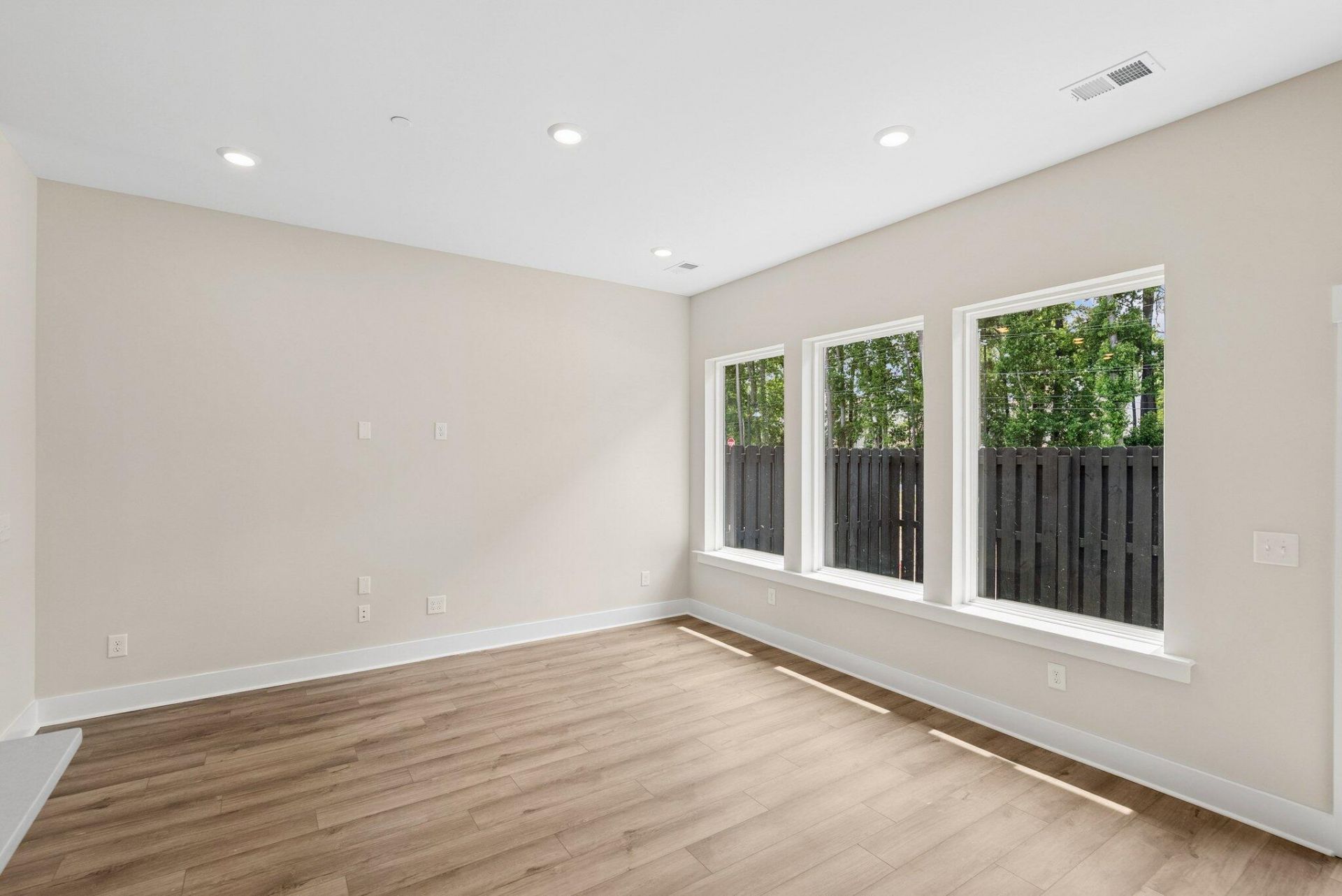 262 Newtown Creek Drive Photo 11