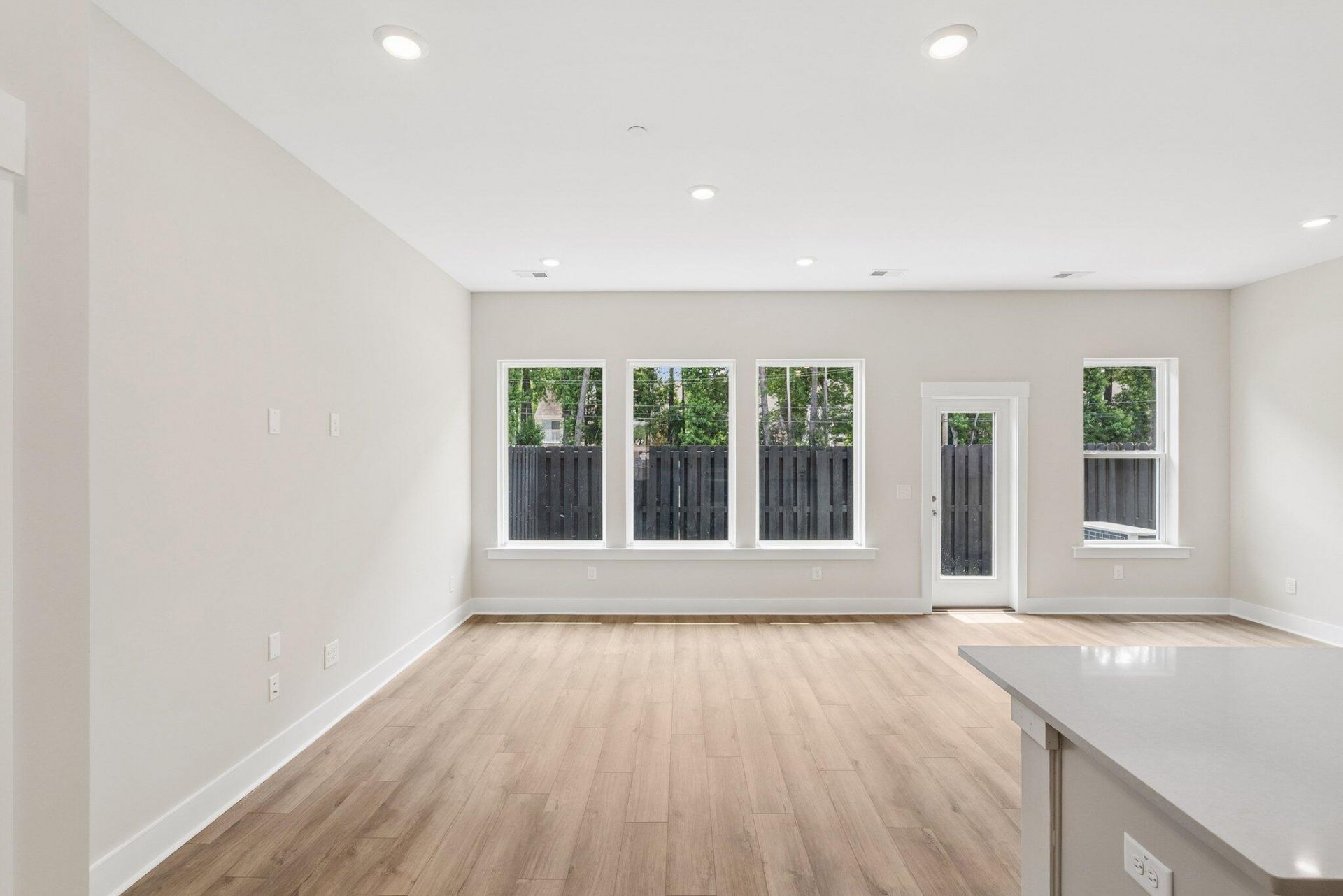 262 Newtown Creek Drive Photo 8