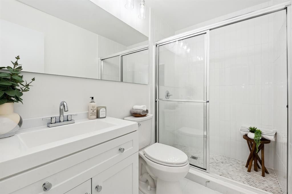 6449 Bay Club Drive, Unit 4, Fort Lauderdale, FL 33308 Photo