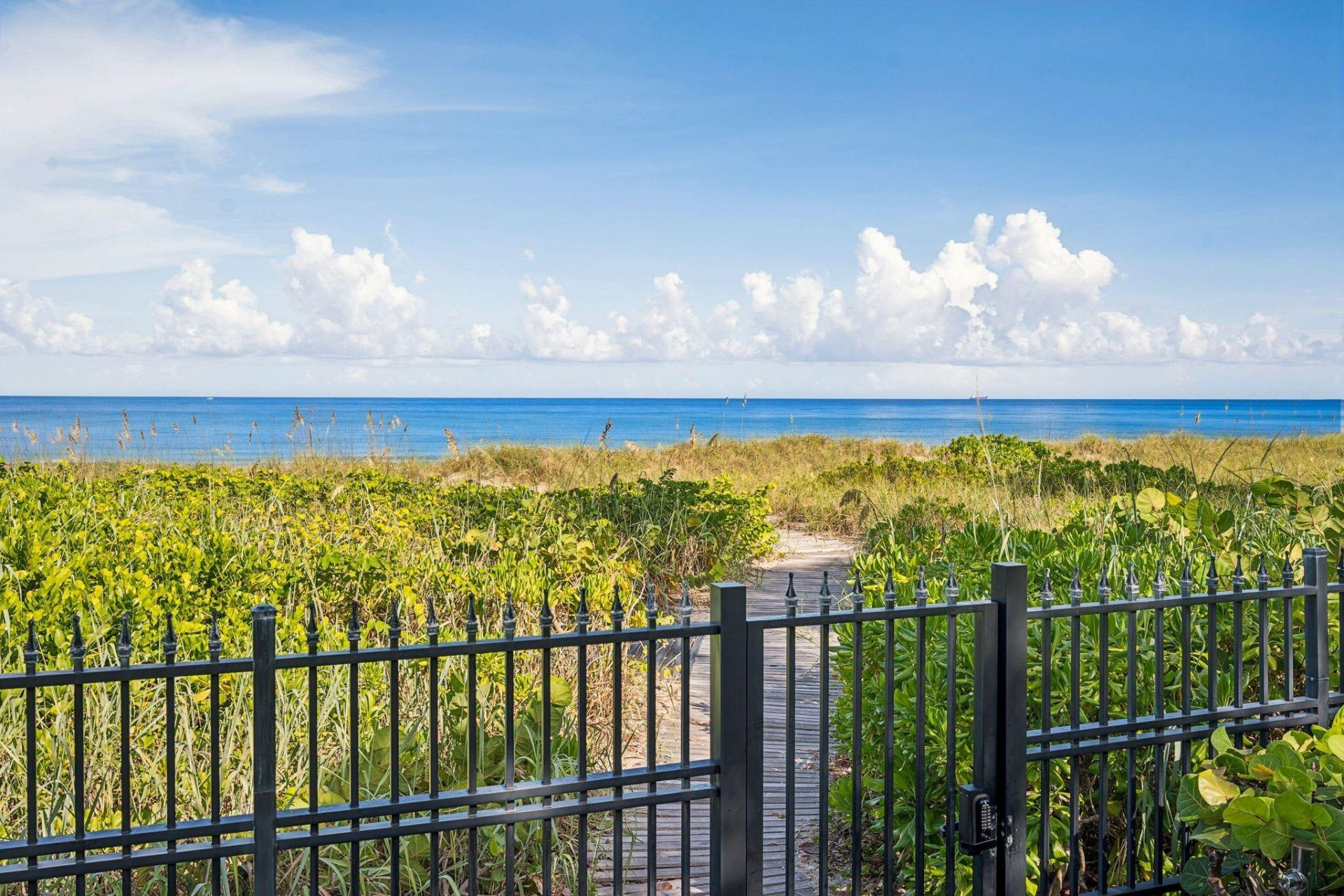 1919 N Ocean Boulevard, Gulf Stream, FL 33483 Photo