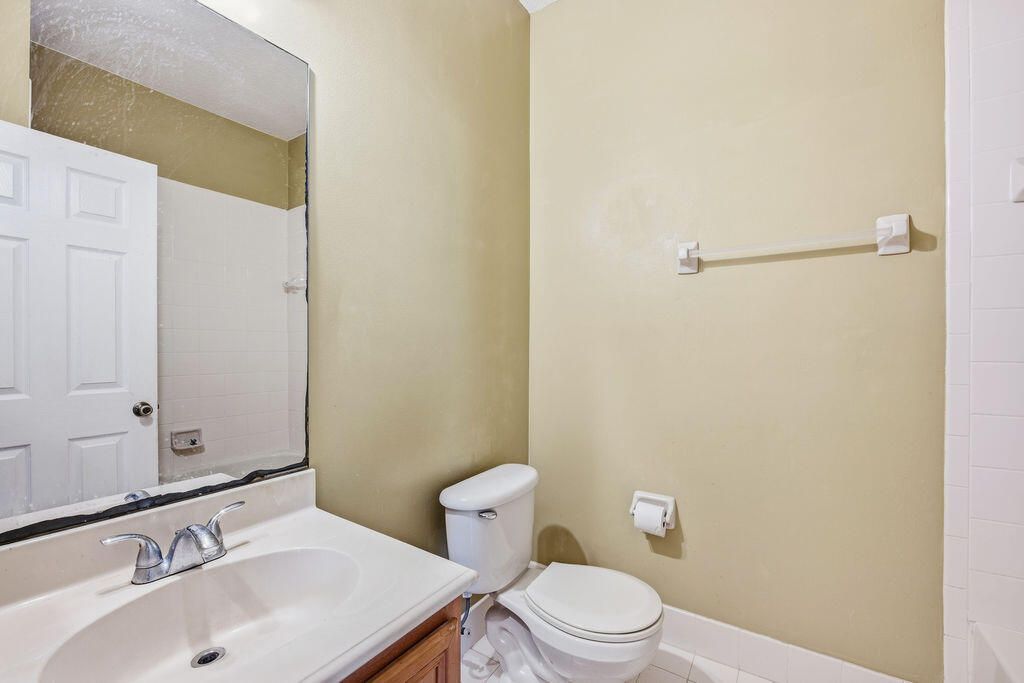 160 Village Boulevard, Unit G, Tequesta, FL 33469 Photo