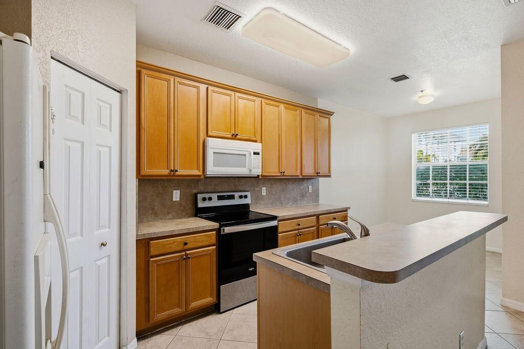 160 Village Boulevard, Unit G, Tequesta, FL 33469 Photo