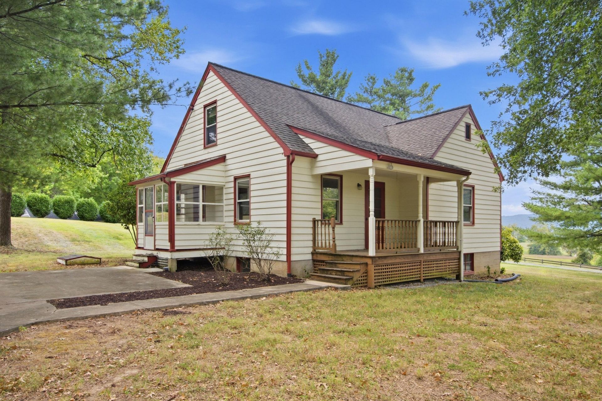30 Landers Ln, Troutville, VA 24175 Main Photo
