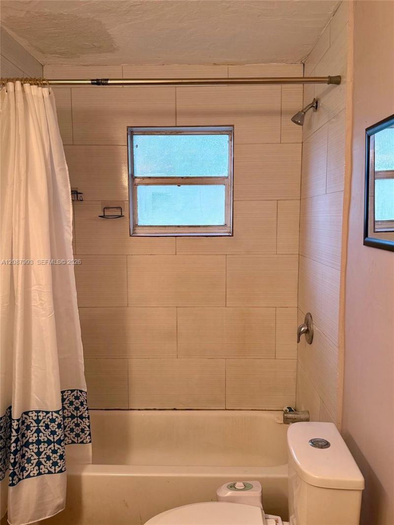 2118 NW 83rd St, Miami, FL 33147 Photo