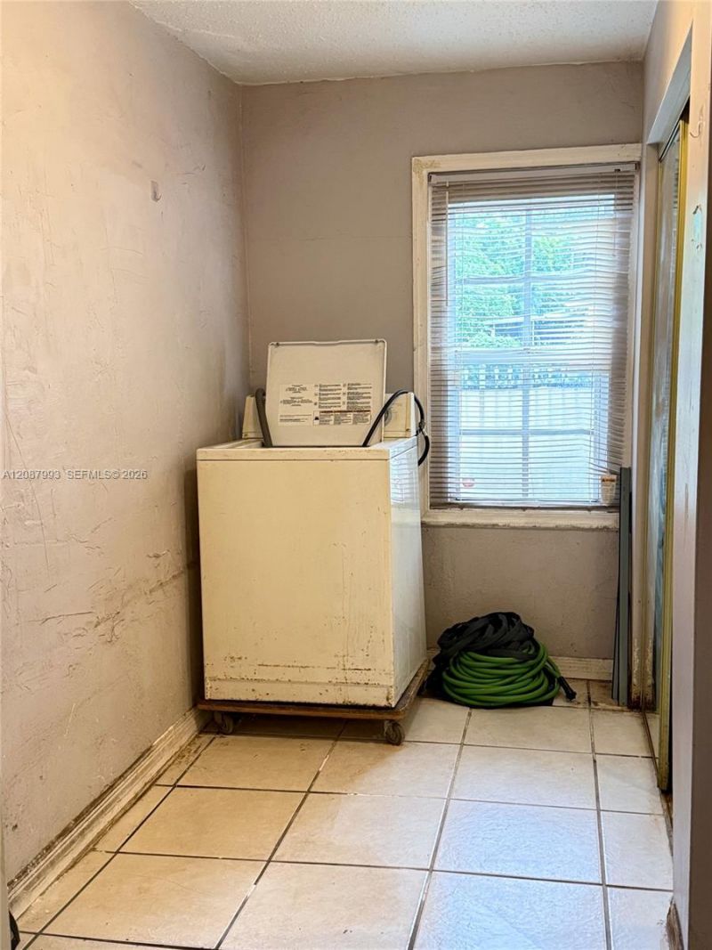 2118 NW 83rd St, Miami, FL 33147 Photo