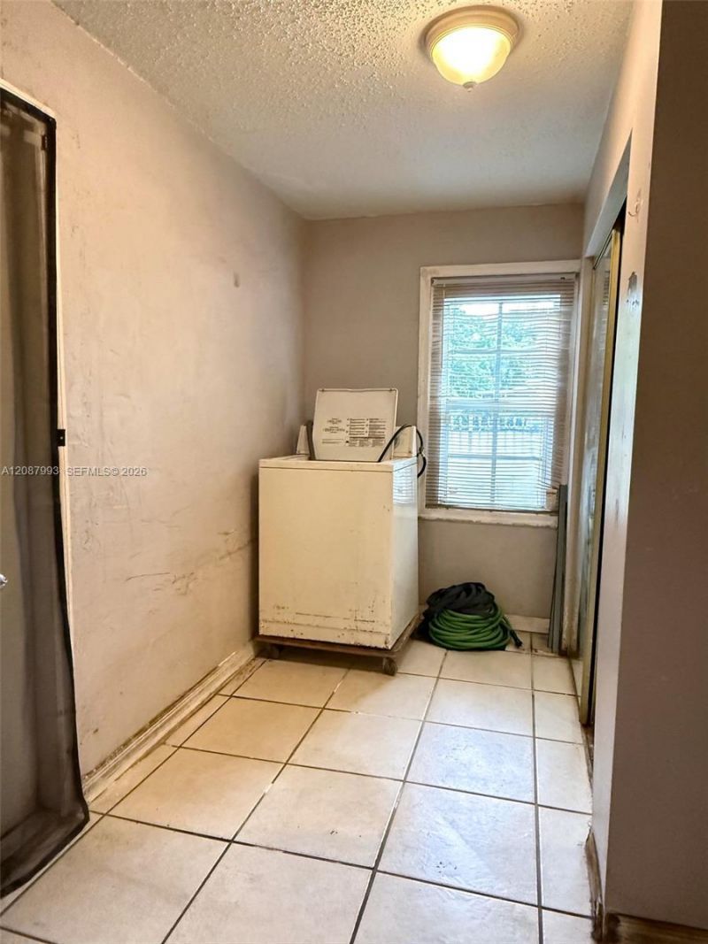 2118 NW 83rd St, Miami, FL 33147 Photo