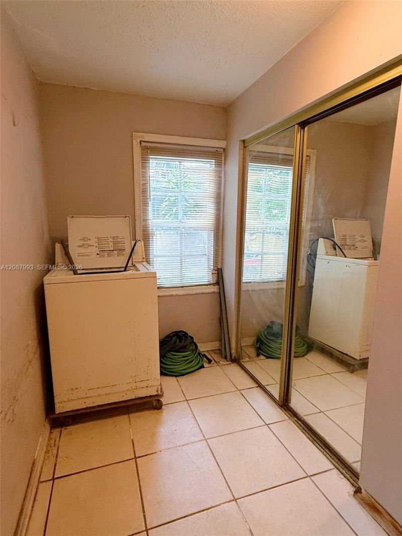 2118 NW 83rd St, Miami, FL 33147 Photo