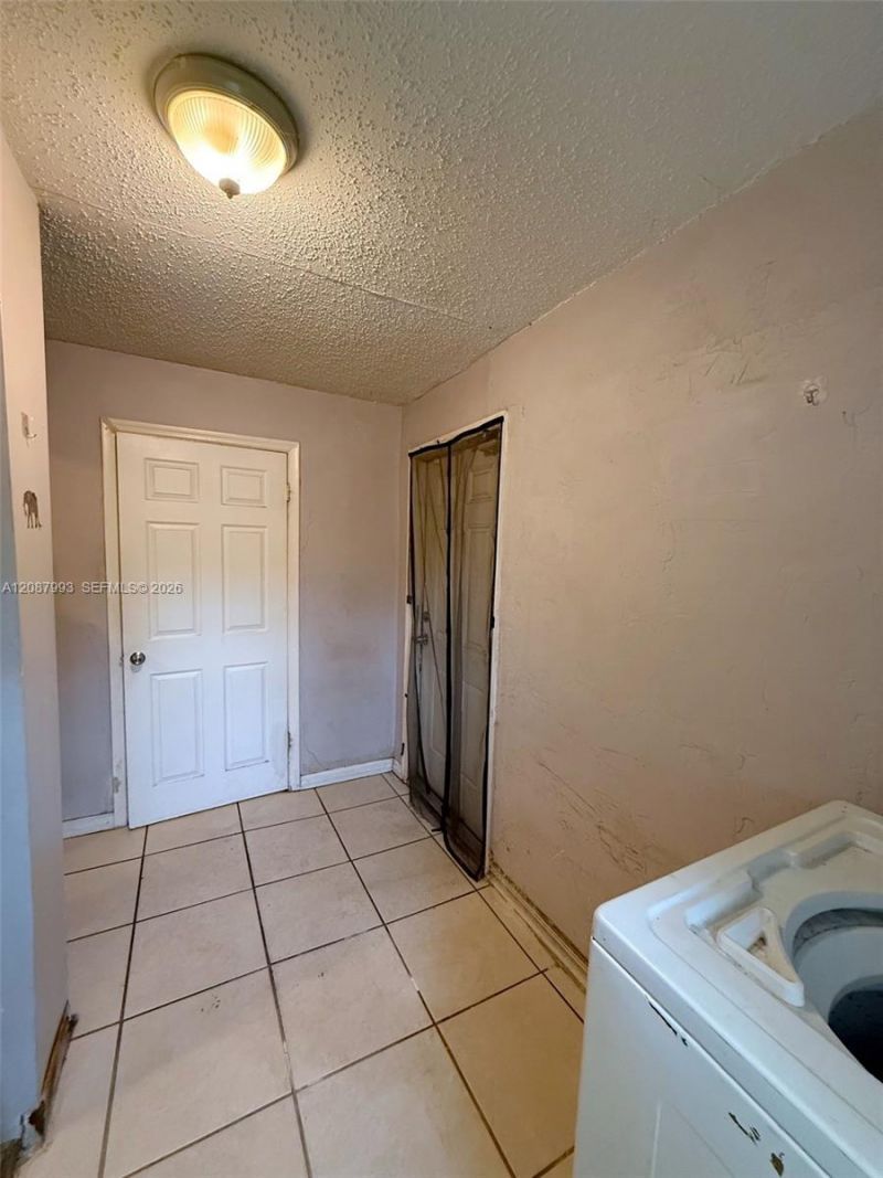 2118 NW 83rd St, Miami, FL 33147 Photo