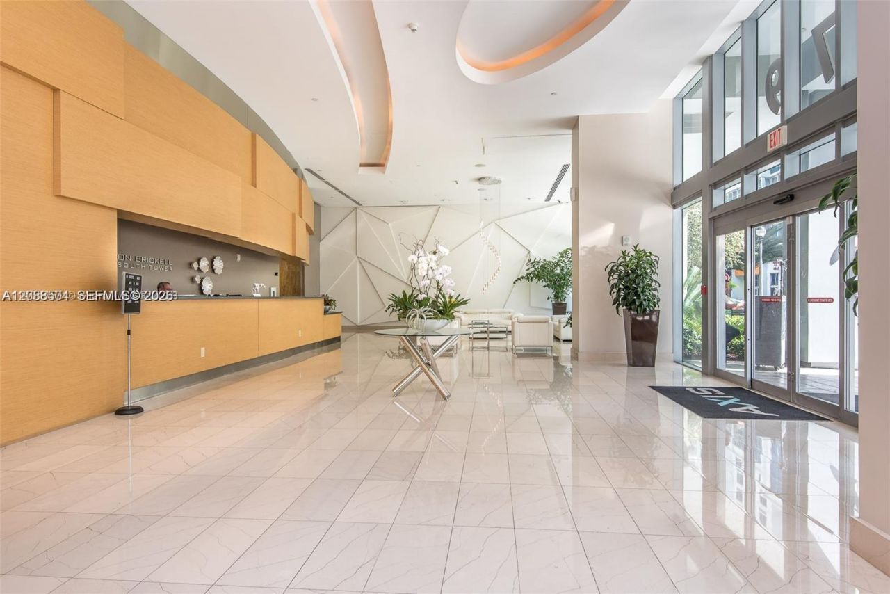 79 SW 12th St, Unit 2310-S, Miami, FL 33130 Photo