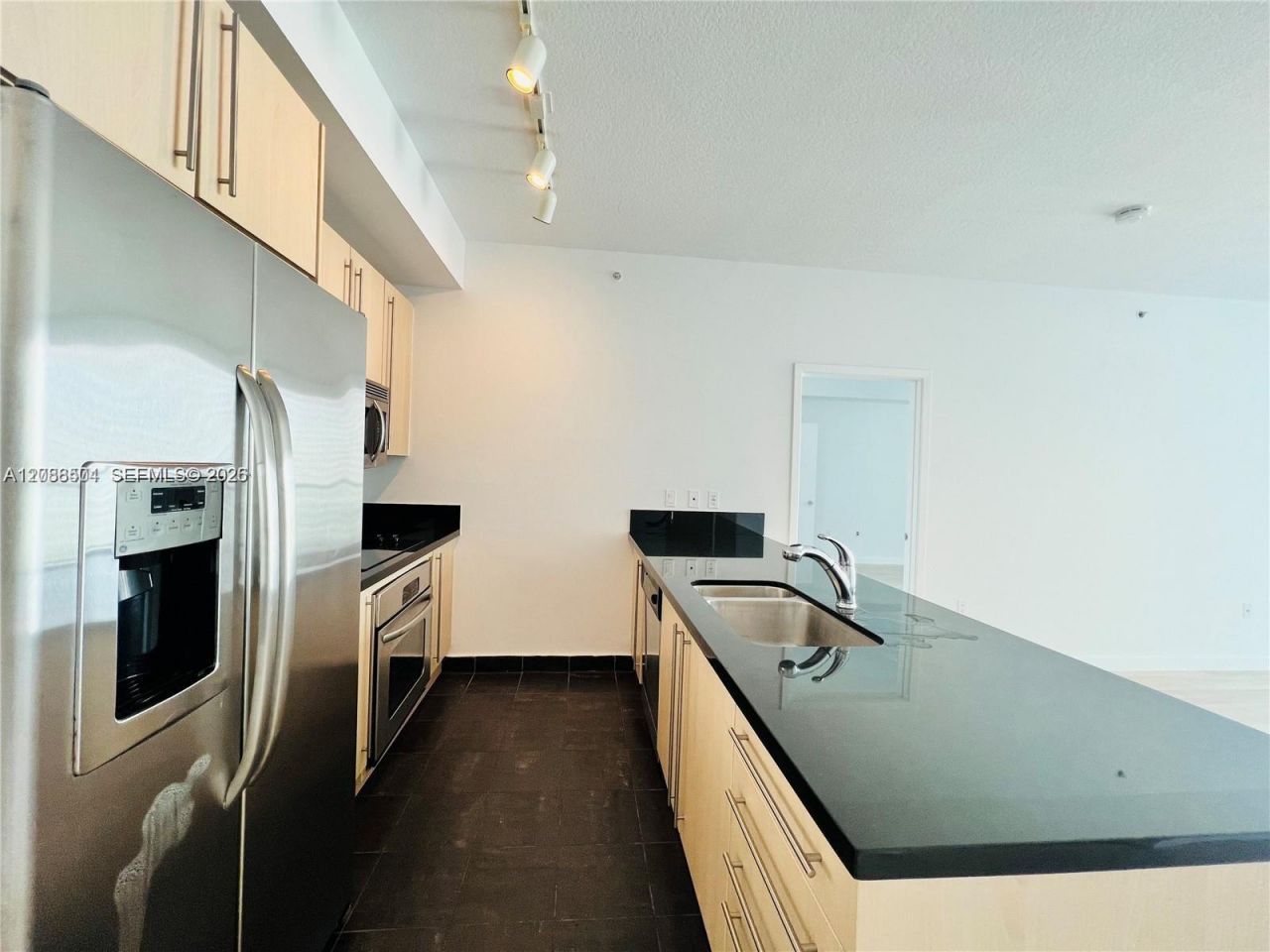 79 SW 12th St, Unit 2310-S, Miami, FL 33130 Photo