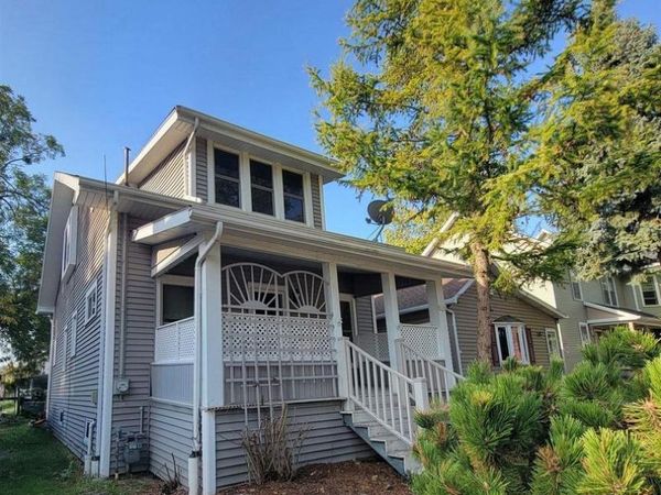 319 W MELVIN AVENUE, Oshkosh, WI 54901