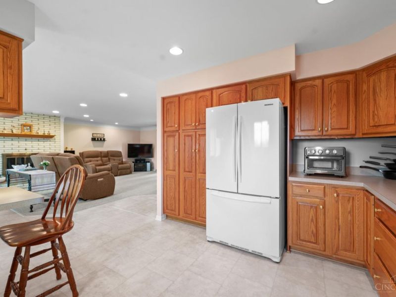 6166 Ramblingridge Drive, Green Township, OH 45247 Photo 10