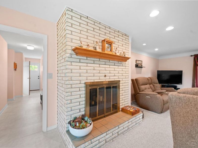6166 Ramblingridge Drive, Green Township, OH 45247 Photo 12