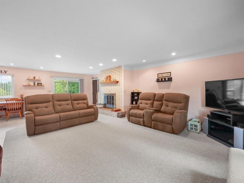 6166 Ramblingridge Drive, Green Township, OH 45247 Photo 3