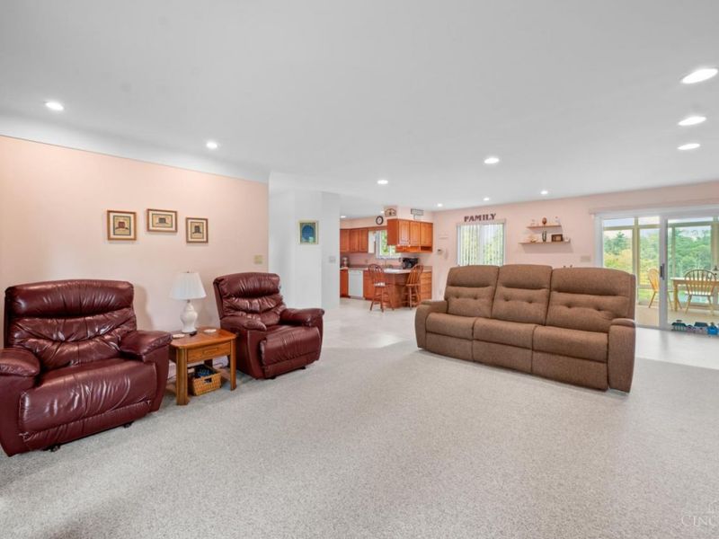 6166 Ramblingridge Drive, Green Township, OH 45247 Photo 6