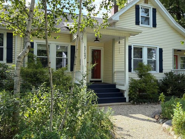 143 Park St, Easthampton, MA 01027