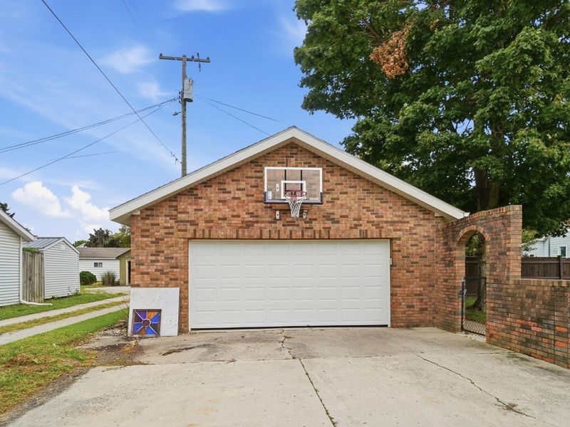 410 W Pearl Street, Wapakoneta, OH 45895 Photo 31