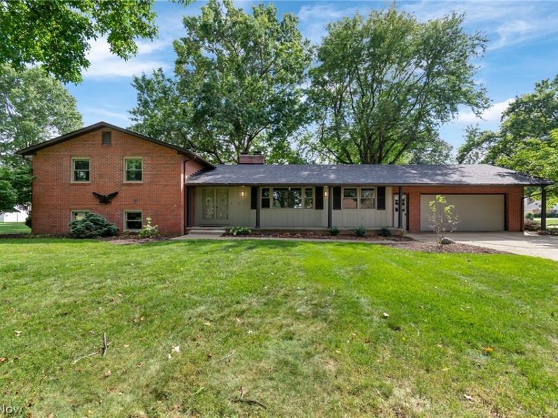 1212 Buena Vista Street NE, Canton, OH 44714 Photo 1