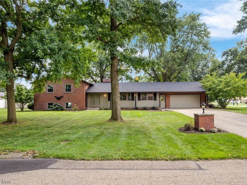 1212 Buena Vista Street NE, Canton, OH 44714 Photo 2