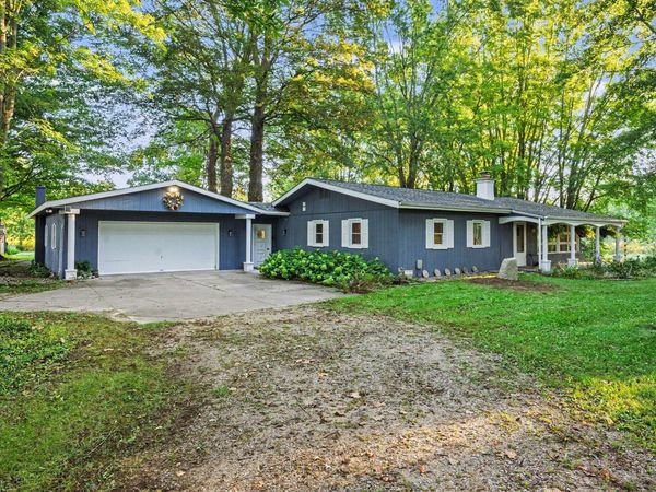 37016 64th Avenue, Paw Paw, MI 49079