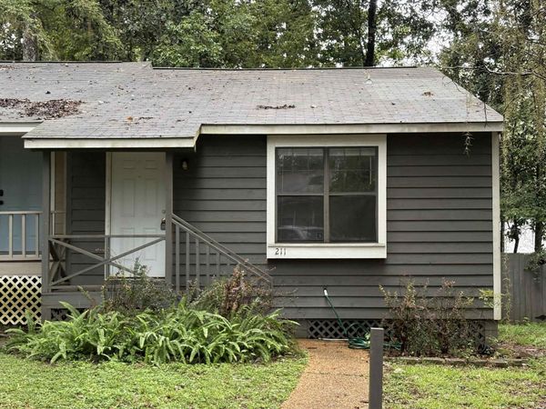 211 Parkbrook Circle, Tallahassee, FL 32301