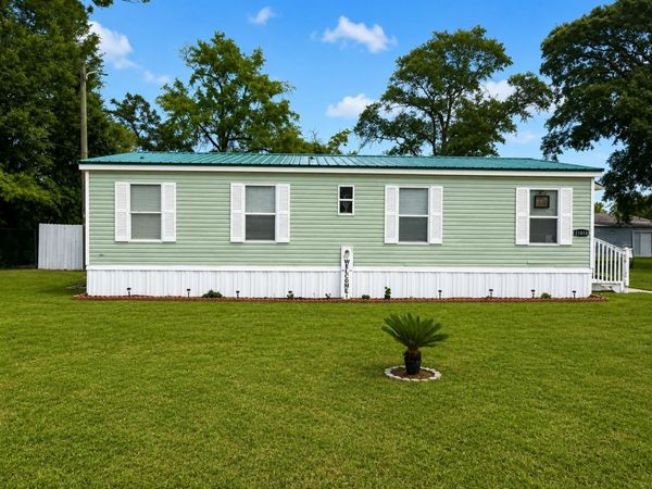 17483 Guilford Court , Blountstown, FL 32424
