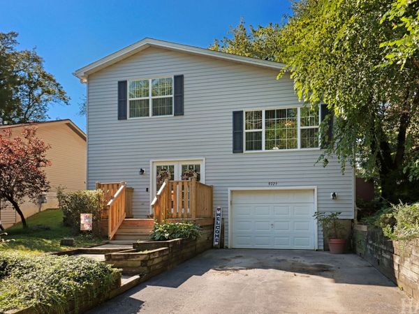 9725 W 17th Street , Zion, IL 60099