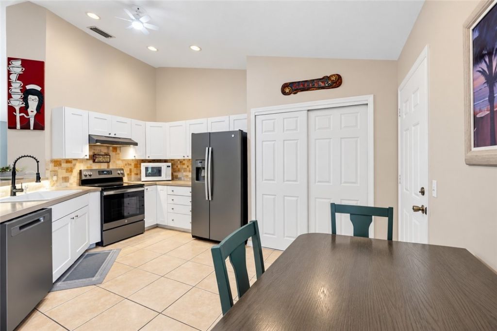 6385 4th Place, Vero Beach, FL 32968 Photo