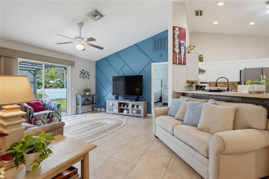 6385 4th Place, Vero Beach, FL 32968 Photo