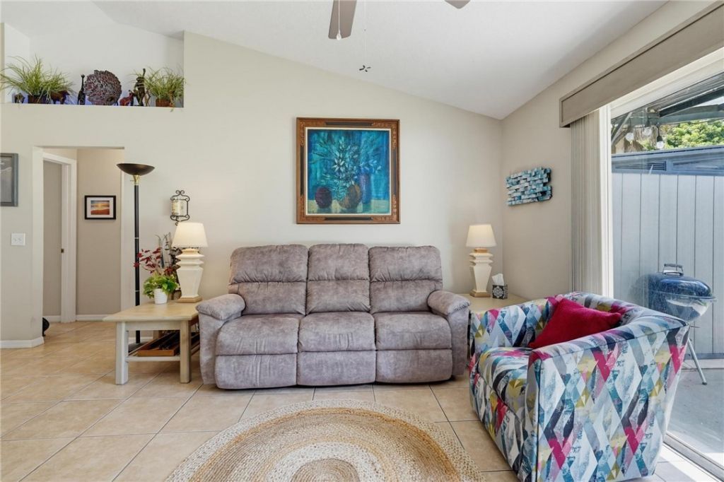 6385 4th Place, Vero Beach, FL 32968 Photo