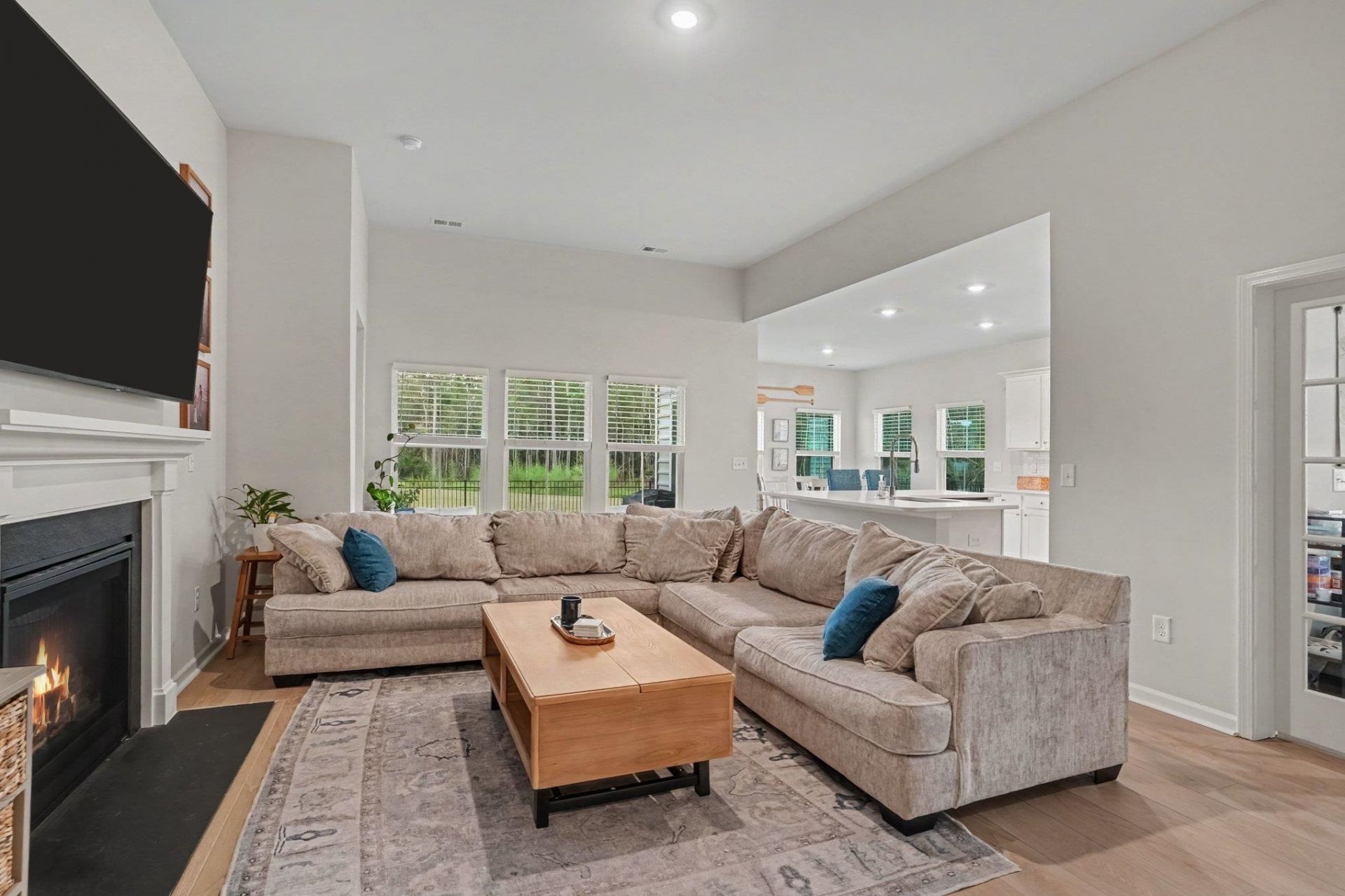 2040 Lone Cypress Dr Photo 7