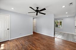 210 Peters Street photo 4