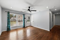 210 Peters Street photo 4