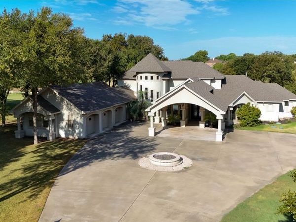 1317 Jack Nicklaus Circle, Salado, TX 76571