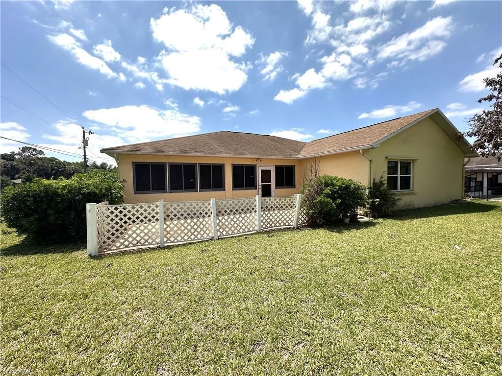 2409 Del Ray Pl, Lehigh Acres, FL 33936 Photo