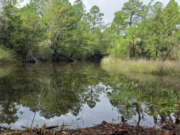 9600 Sorrento Rd, Pensacola, FL 32507