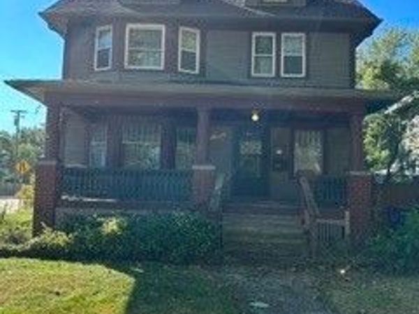 2234 West Boulevard, Cleveland, OH 44102